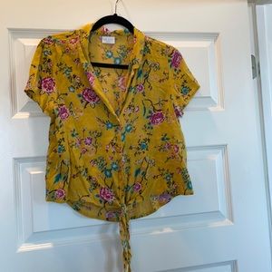 Abound Summer blouse size Small